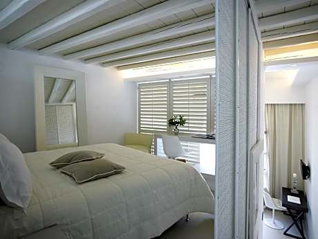 Executive Suite with Pool View