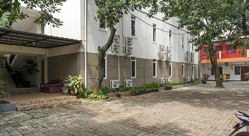 Urbanview Hotel Minongga Pondok Labu by RedDoorz