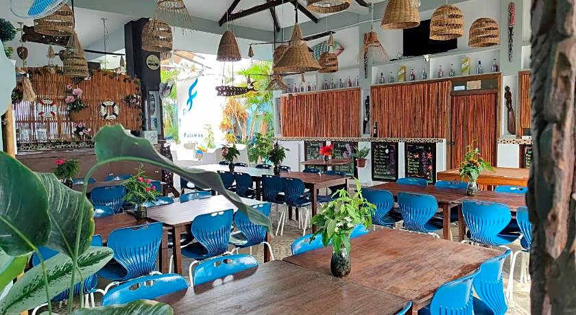 Ferellee Beachfront Inn