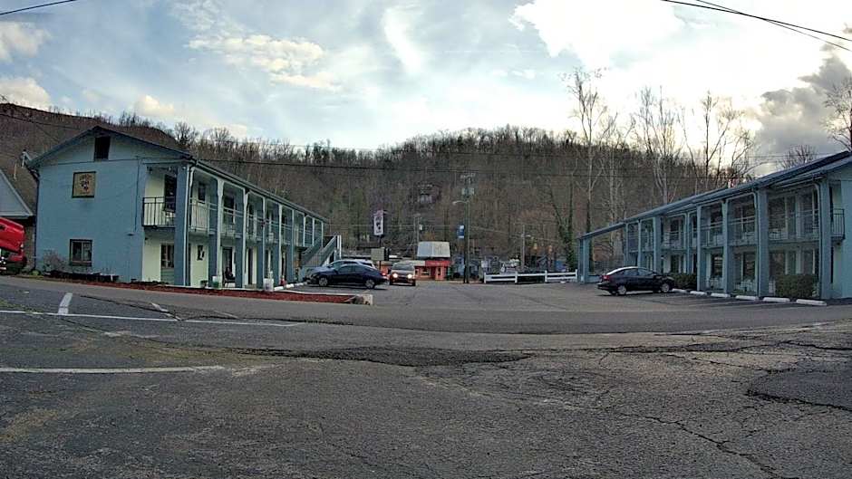Country Town N' Suites