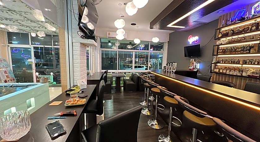 Alongkorn hotel by SB