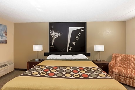 Queen Room with Three Queen Beds - Non-Smoking