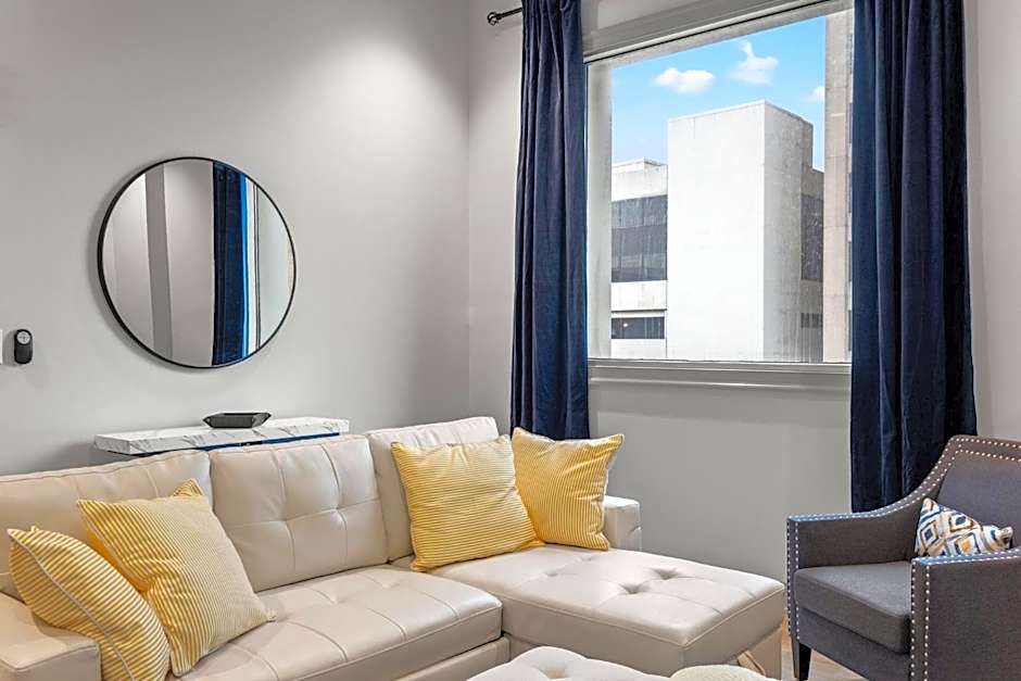 175 LEX - Walkable Downtown Lexington & Rupp Arena - Full Condos