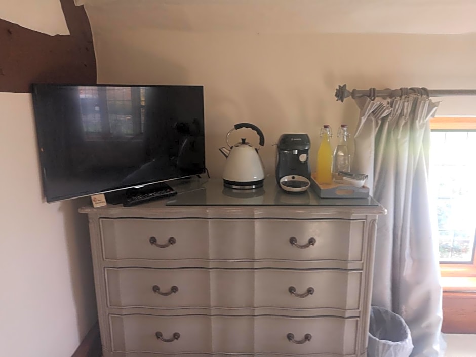 Hood Lane Farm - The Parlour - Self Catering Ground Floor Apartment