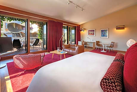 Riscal Suite, 1 Bedroom Suite, In Loft: 1 King, Gehry Building View, SPA Wing, Terrace