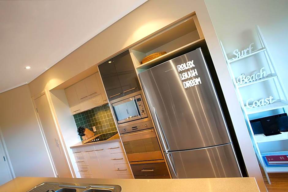 Beach Karma - Three-Bedroom Beachside Escape with Heated Communal Pool in Agnes Water