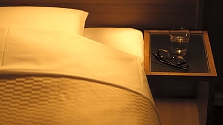 Room Selected at Check-In - Non-Smoking