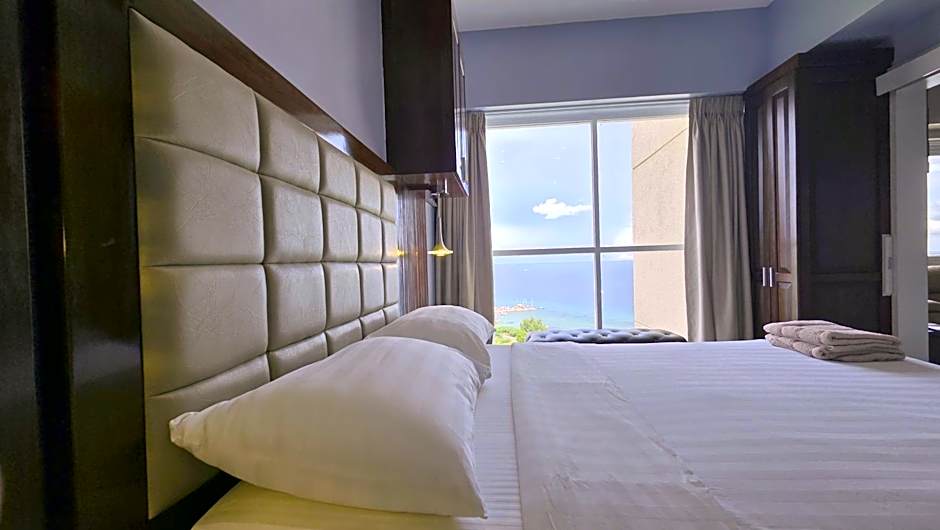 La Mirada Residences