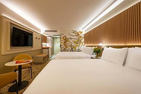 Park & Stay - Superior Two Queen