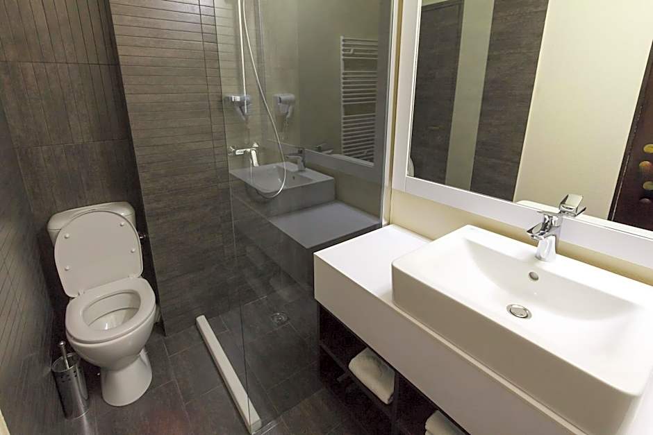 YMY HOTELS Târgu Jiu