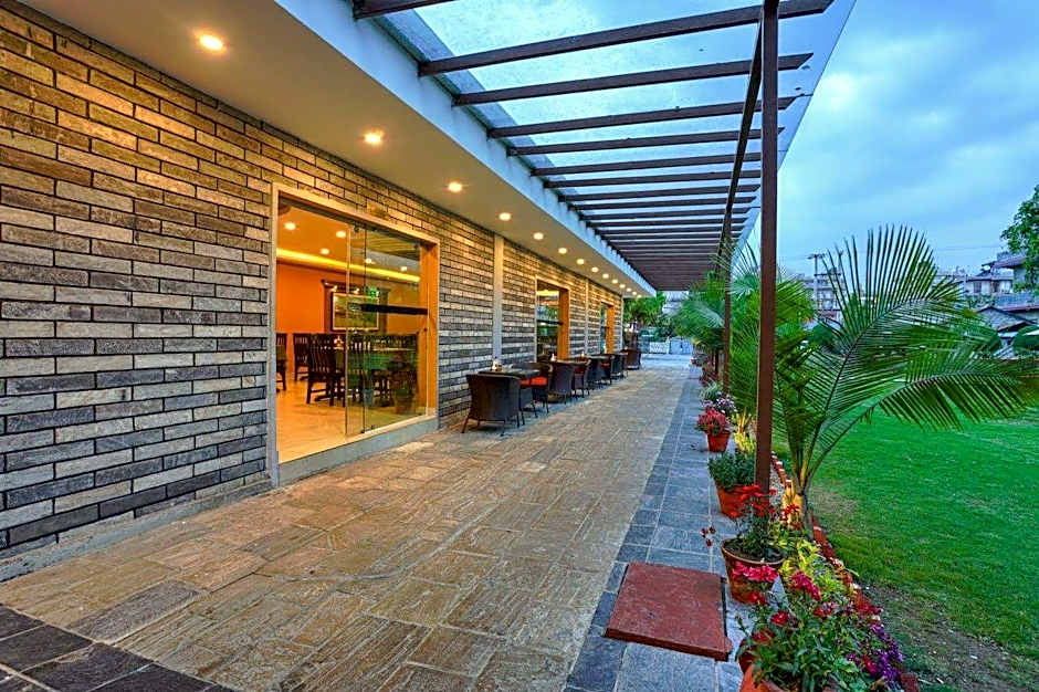 Hotel Crown Himalayas