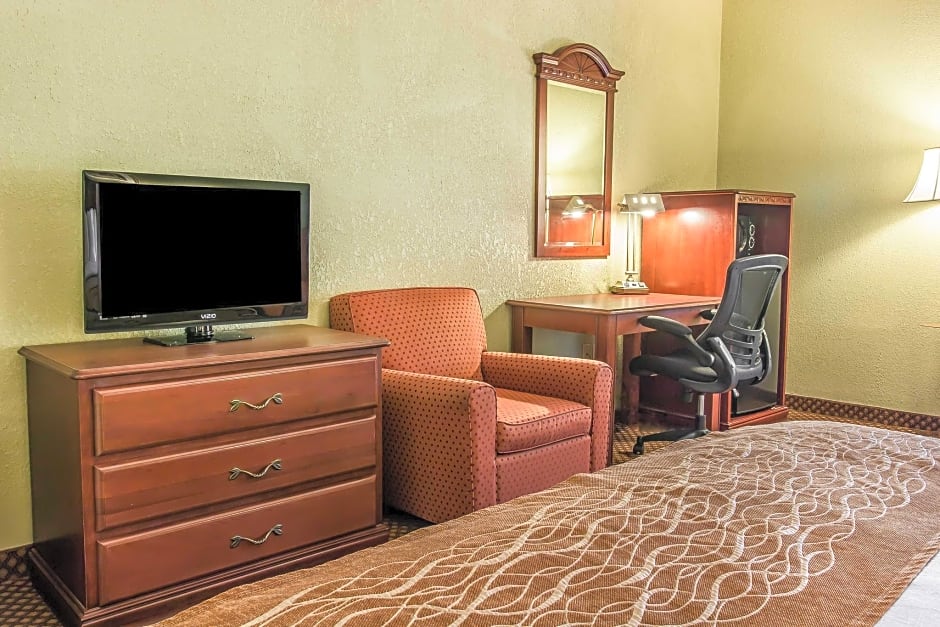 Quality Inn & Suites Ann Arbor Hwy 23