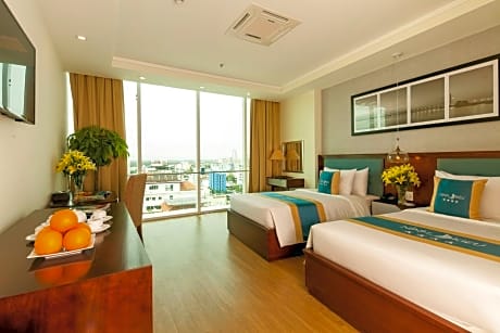 Superior Twin Room with City View