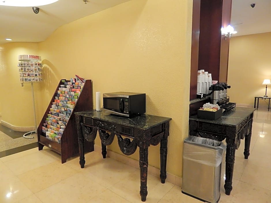 North Miami Beach Gardens Inn & Suites
