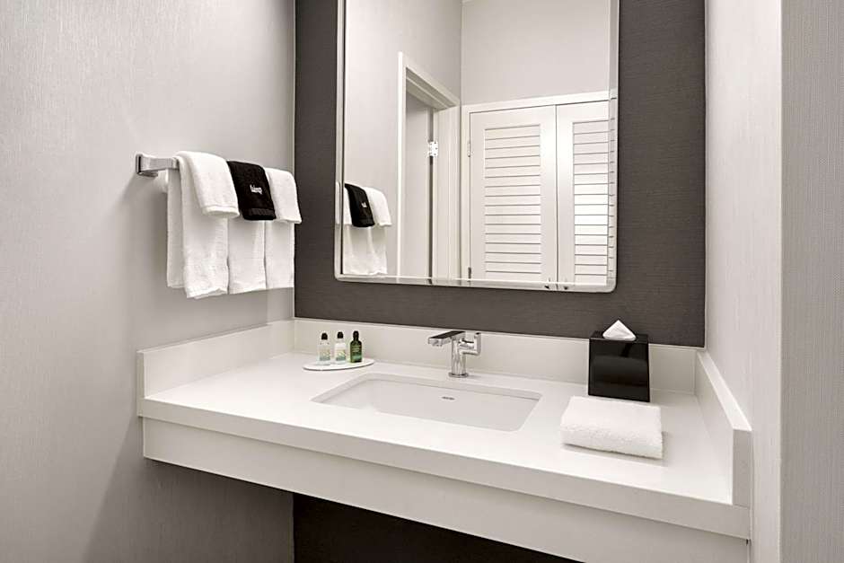 Courtyard by Marriott Memphis Airport