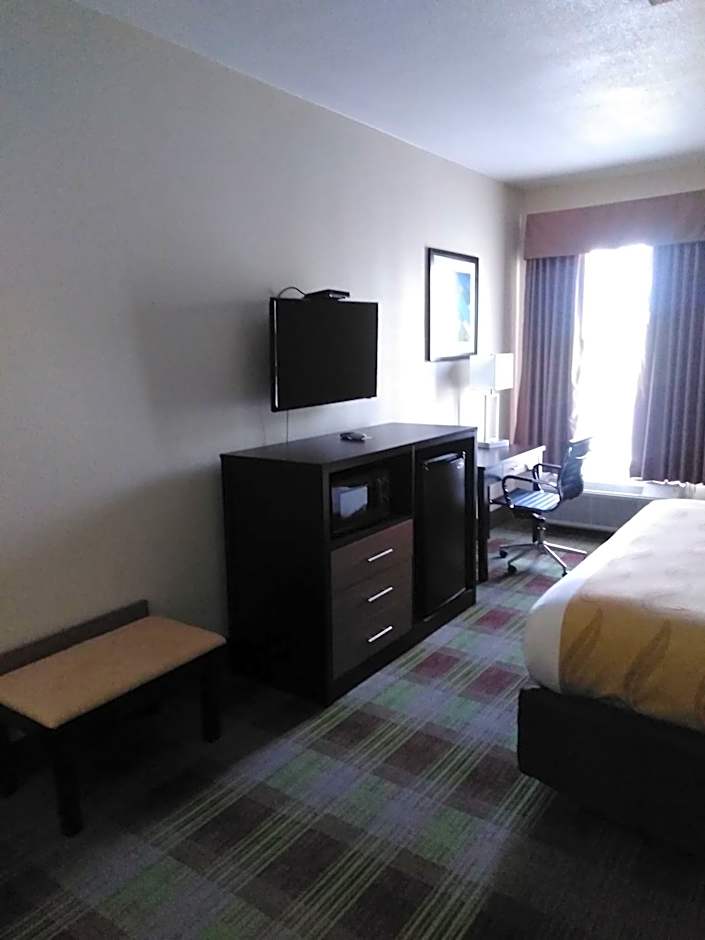 Quality Inn & Suites Mount Vernon