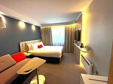 Standard Double Room with Sofa Bed and Free Hot Breakfast