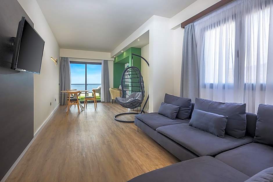 Occidental Roca Negra - Adults Only