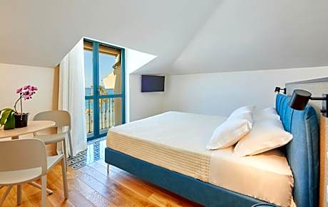 Deluxe Double Room with Sea View