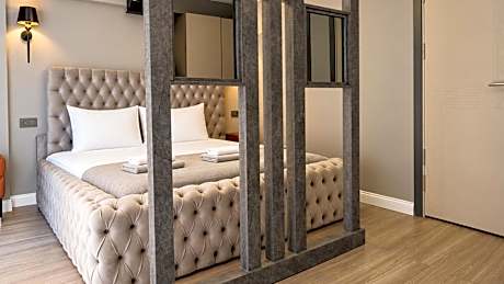 Queen Room with Balcony