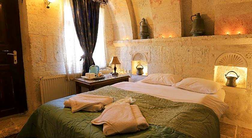 Antique Terrace Suites