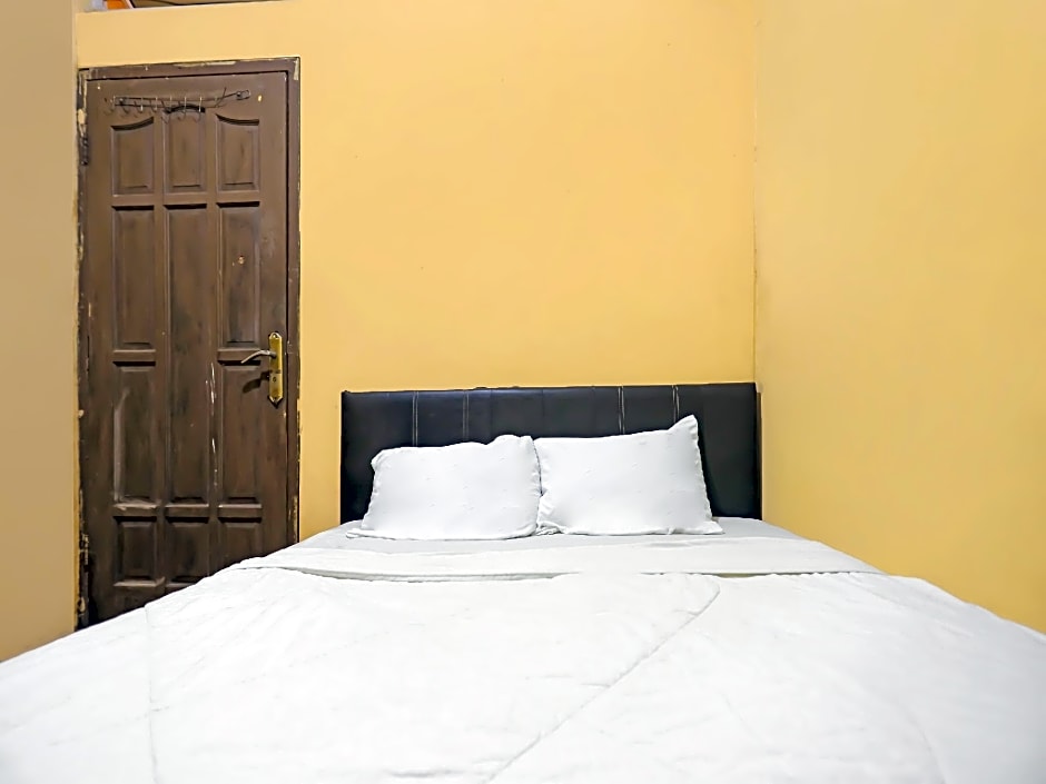 SPOT ON 92569 Anto Homestay SyariahNearPelabuhan Feri Harbor Bay