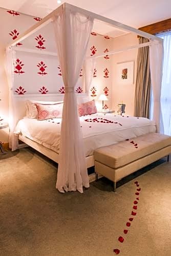 The Square Boutique Hotel by Misty Blue Hotels