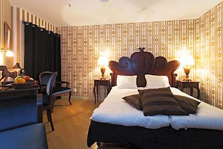 Twin Room with No Window