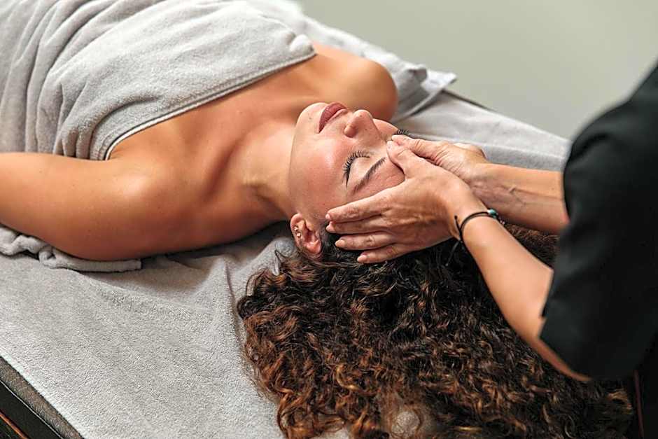 Liana Beach Hotel & Spa