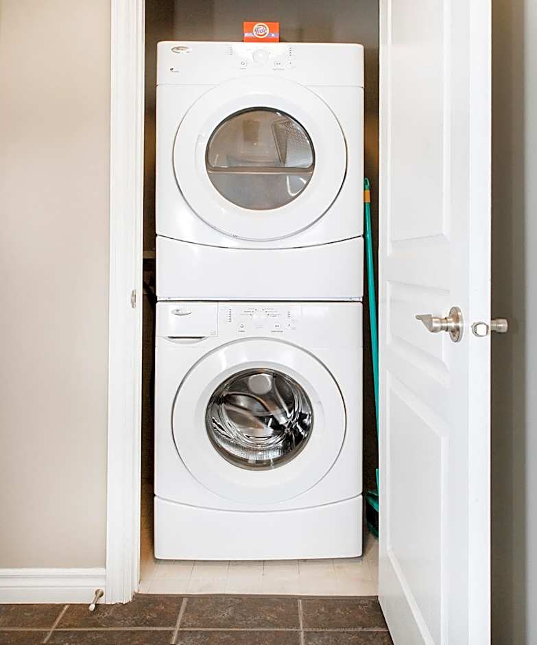 Canterra Suites Hotel