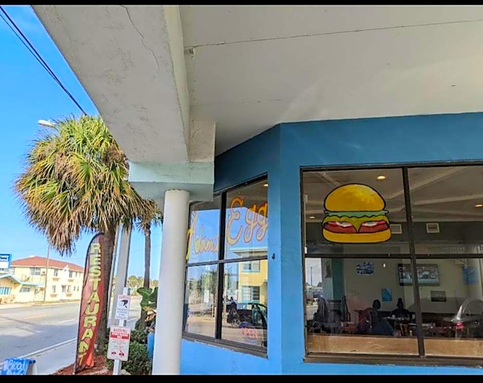 Oceanfront Escape With Balcony and heated salt water pool Sleeps 4