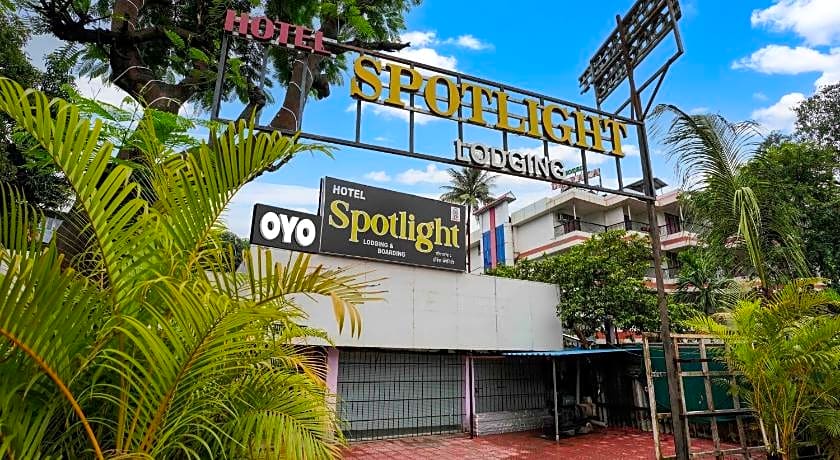 OYO Flagship Hotel Spotlight
