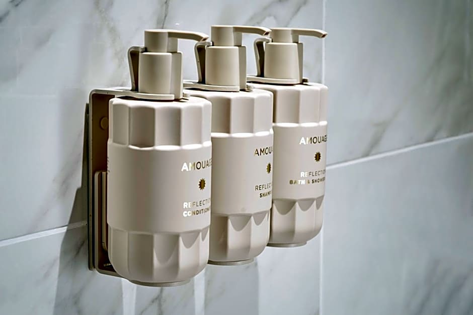 The College Green Dublin Hotel, Autograph Collection 