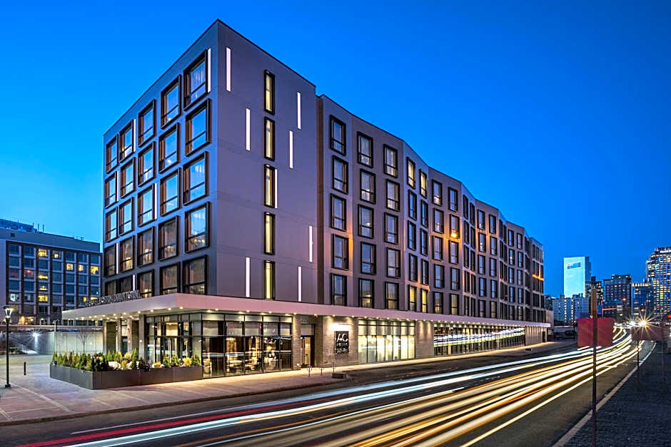 AC Hotel Boston Downtown