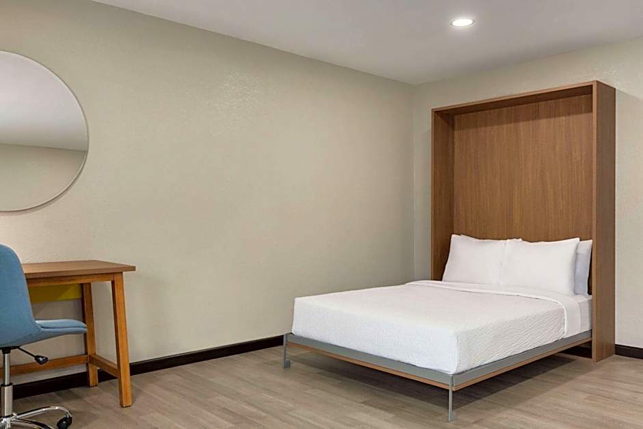 Days Inn by Wyndham Hillsboro