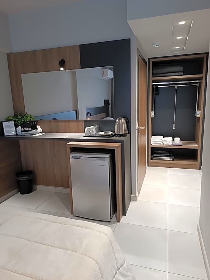 Elizabeth Queen Luxury Rooms