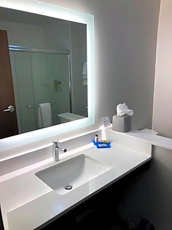 2 Queen Standard Comm Mobil Access Tub