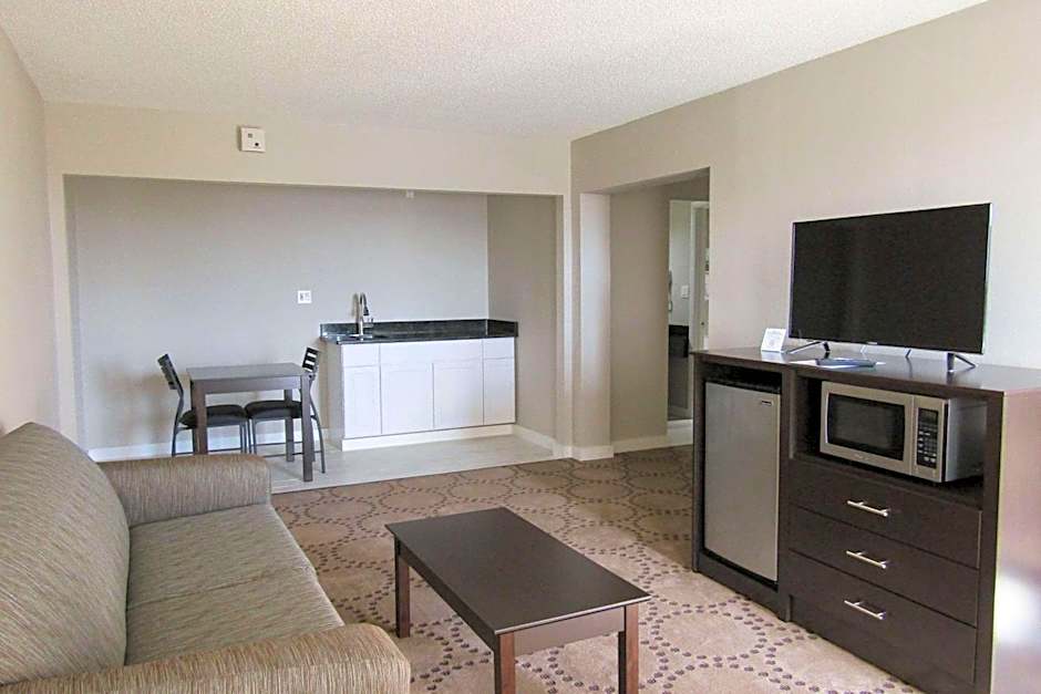 Quality Inn & Suites Kissimmee by The Lake