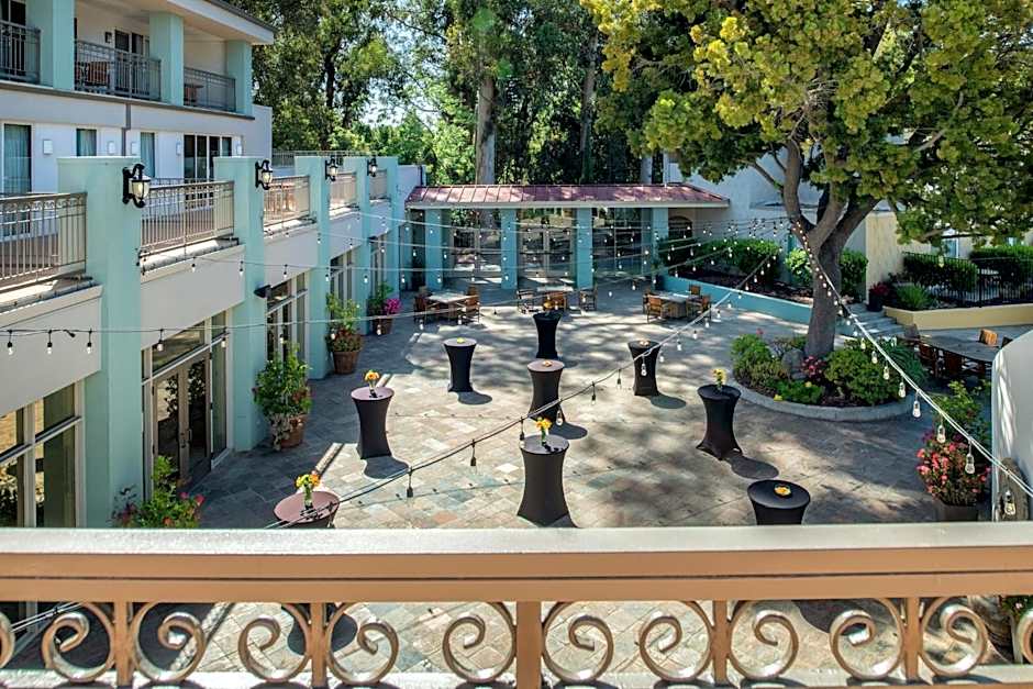Crowne Plaza Cabana Hotel By IHG