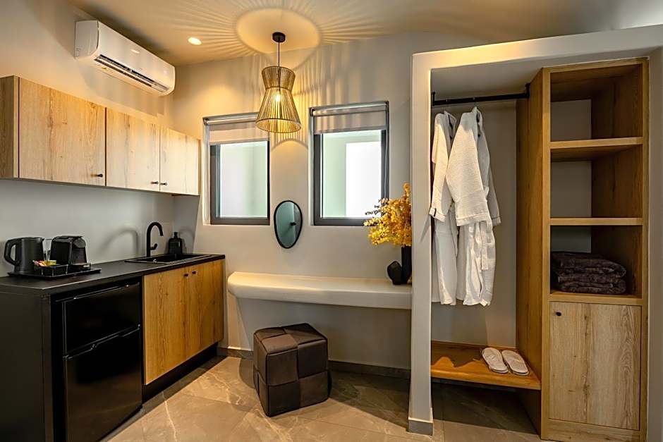 Kudos Suites Firostefani