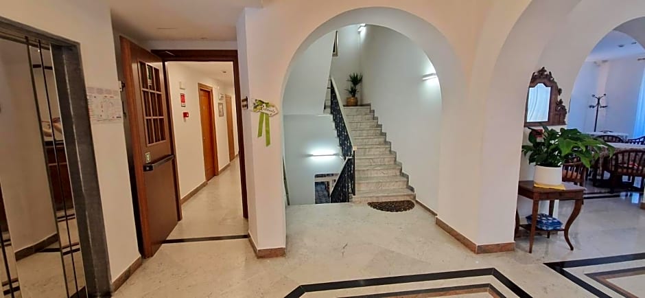 Hotel Dora