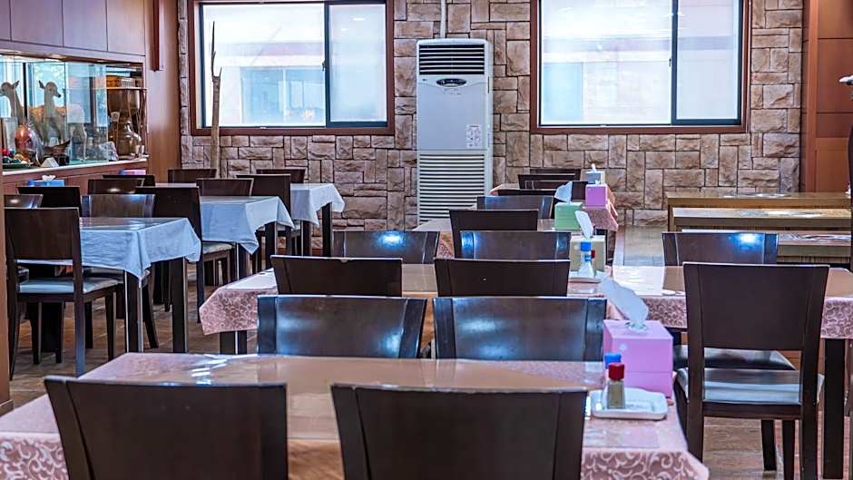 Central Hotel
