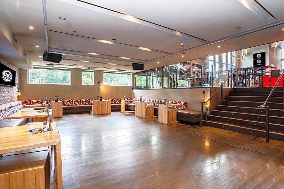 Sandman Signature Kamloops Hotel