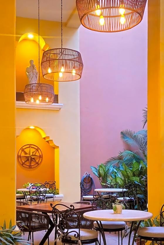 HOTEL COLLI