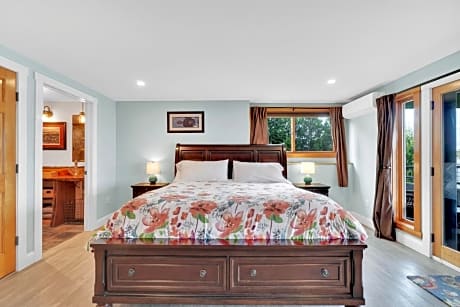 King Suite with Spa Bath
