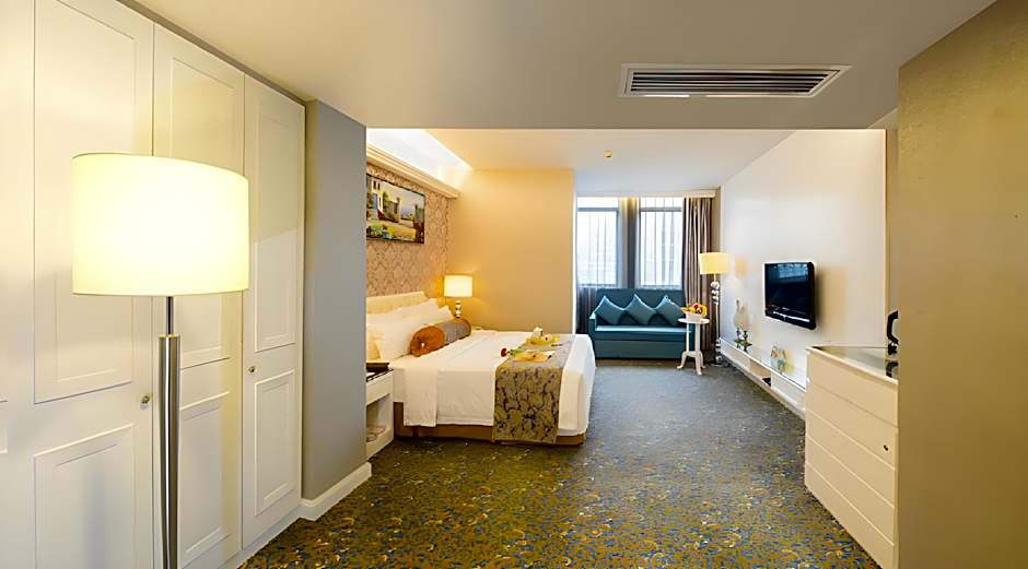 Metropole Hotel