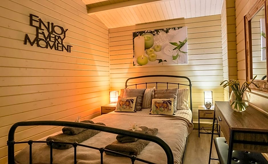 The Retreat Log Cabin