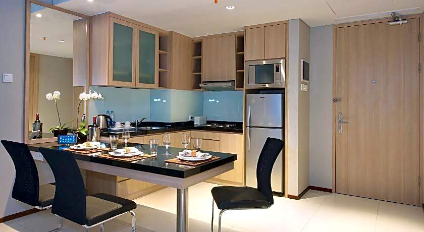 Ra Premiere Simatupang