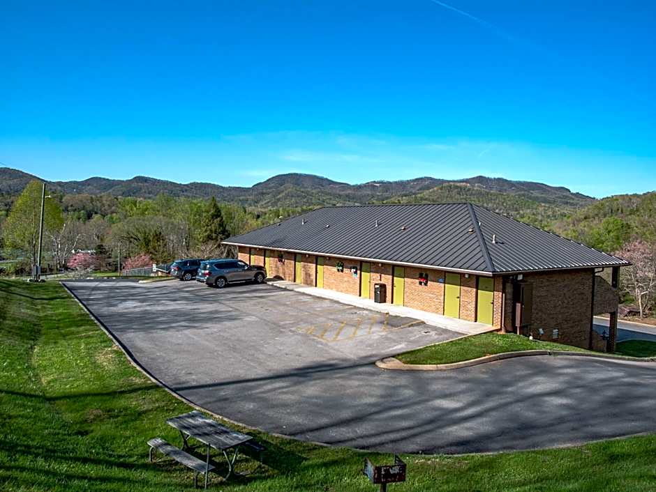 Townsend River Breeze Inn