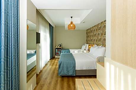 Junior Suite with Garden View